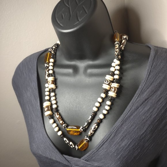 Heavy Decorative Glass And Bone Bead Necklace - Picture 4 of 15